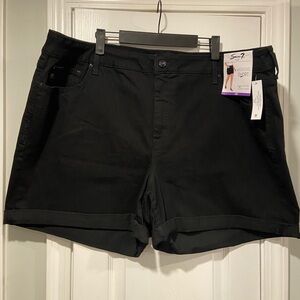 NWT Seven Size 24W Black Denim Stretch Zip Roll Cuff Weekend Shorts